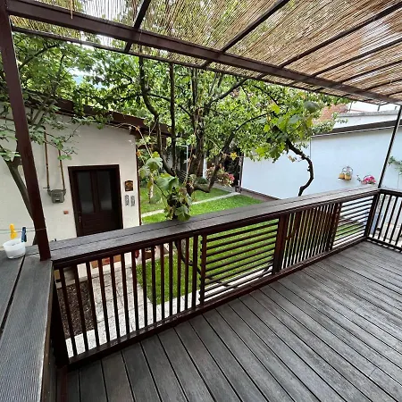 Music, Garden And Free Parking *