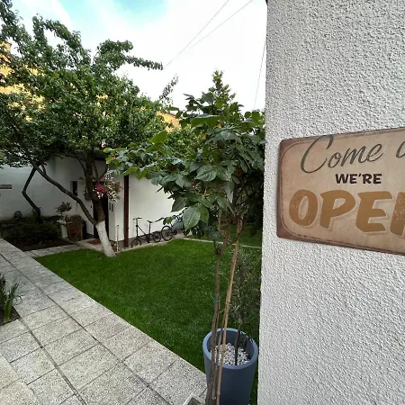 Music, Garden And Free Parking Apartment *
