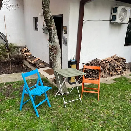 Apartment Music, Garden And Free Parking