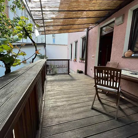 Music, Garden And Free Parking Apartment Sarajevo