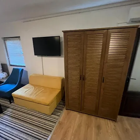 Music, Garden And Free Parking Apartment *